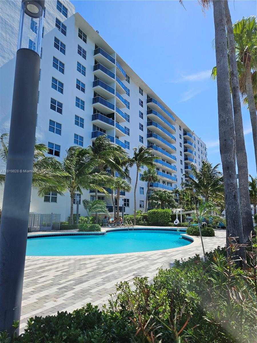Small Image of 7501 EAST TREASURE DR #1L, North Bay Village Number 65