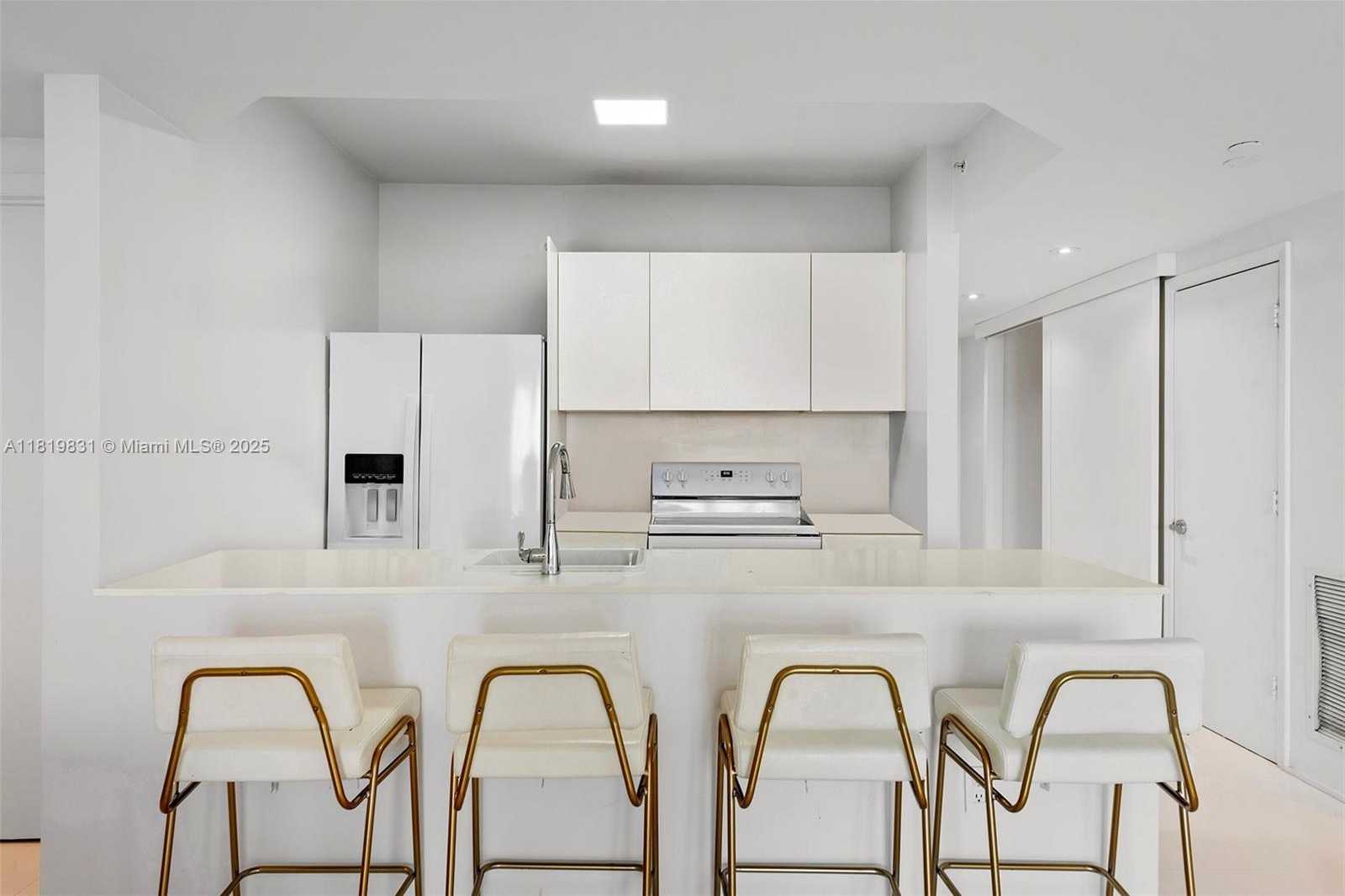 Small Image of 4779 COLLINS AVE #3108, Miami Beach Number 5