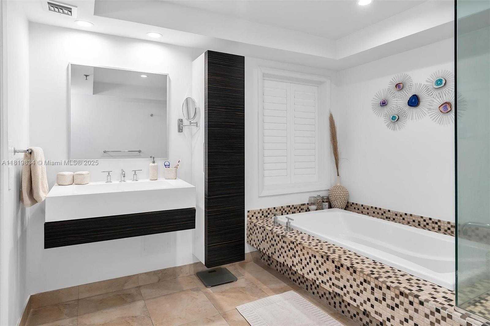 Small Image of 9 ISLAND AVE #2205, Miami Beach Number 11