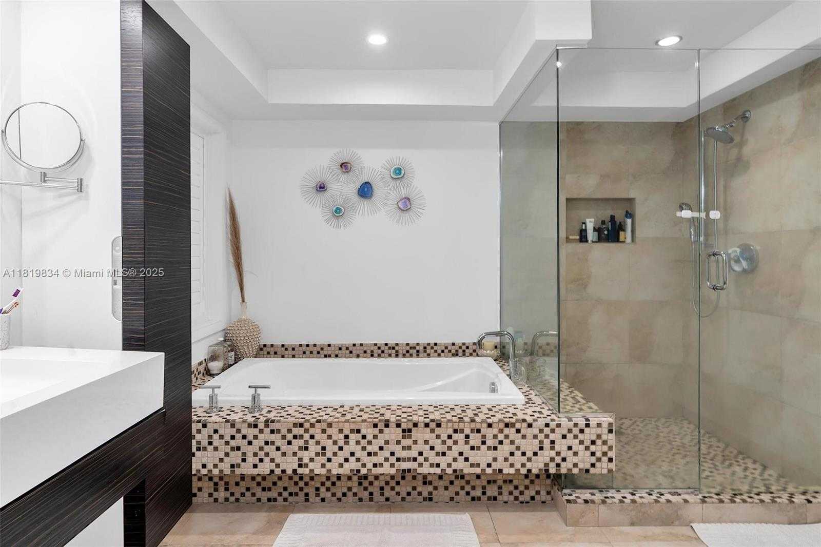 Small Image of 9 ISLAND AVE #2205, Miami Beach Number 12