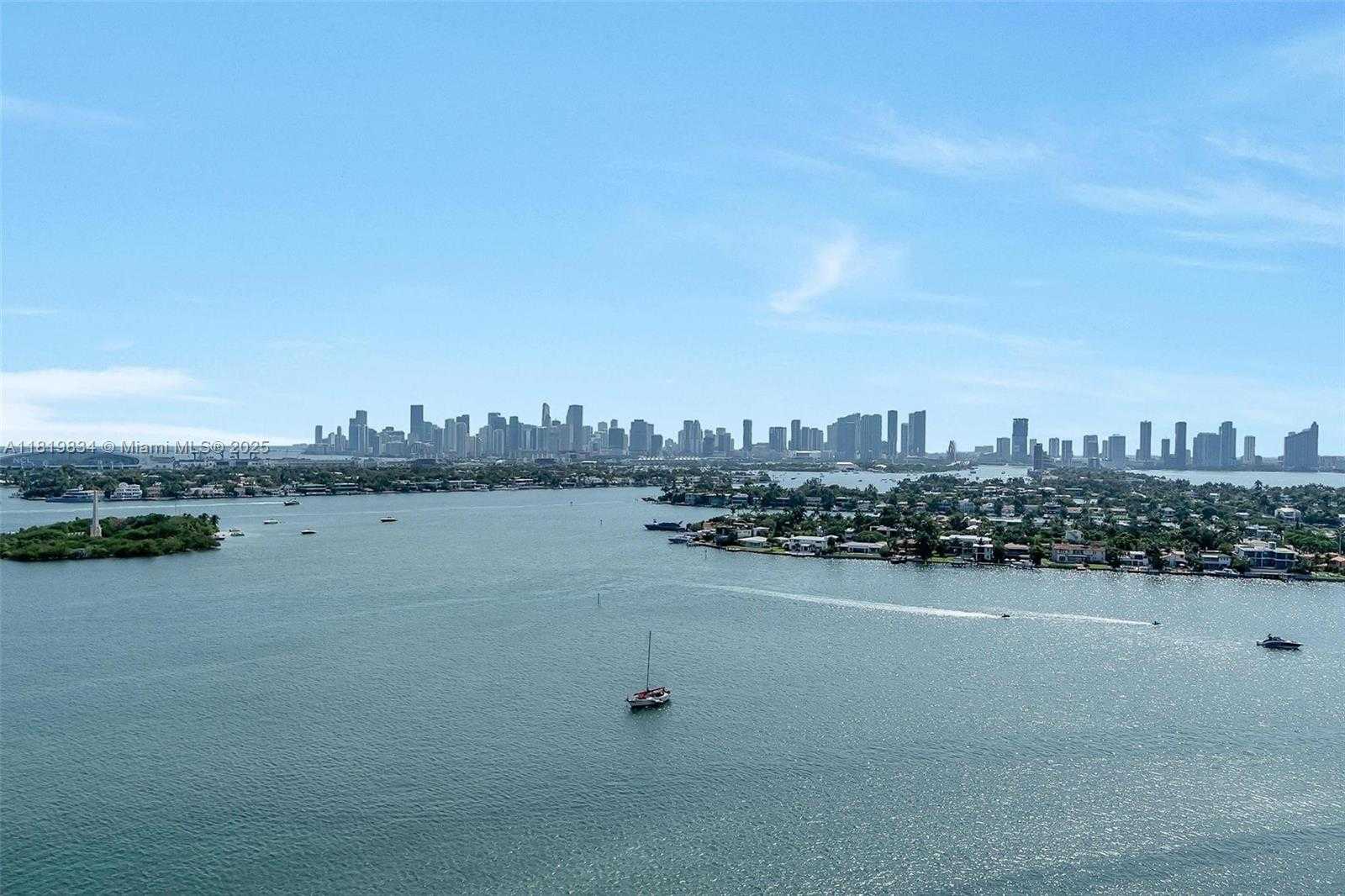 Small Image of 9 ISLAND AVE #2205, Miami Beach Number 2