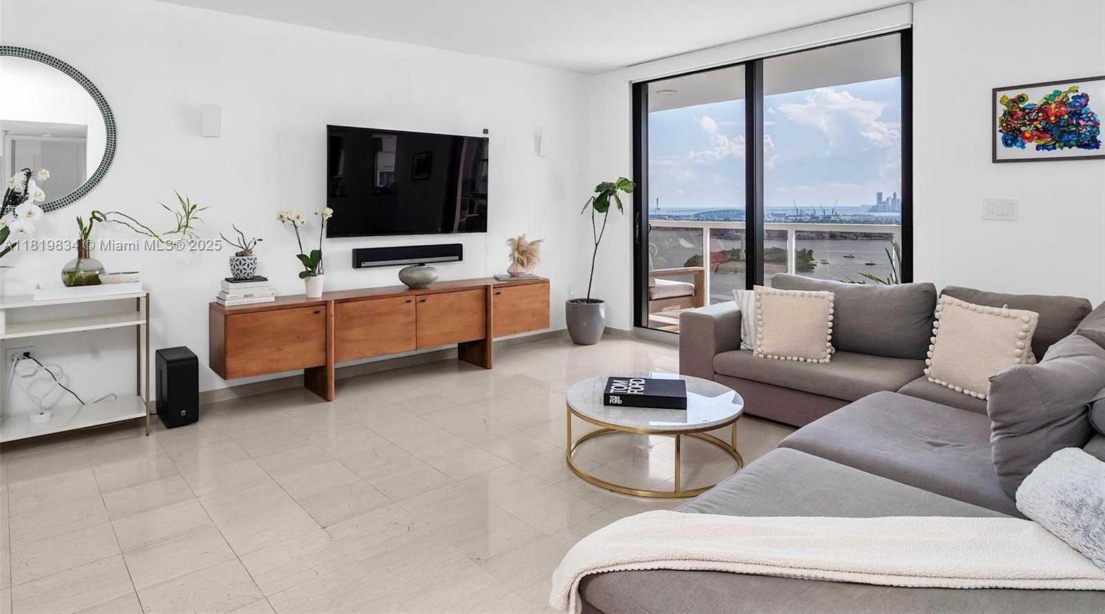Small Image of 9 ISLAND AVE #2205, Miami Beach Number 3