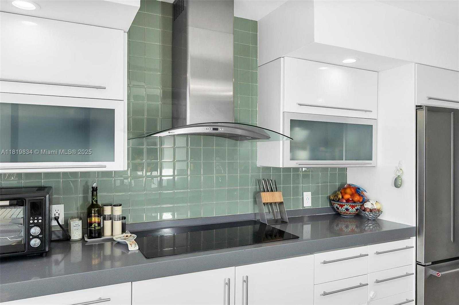Small Image of 9 ISLAND AVE #2205, Miami Beach Number 9