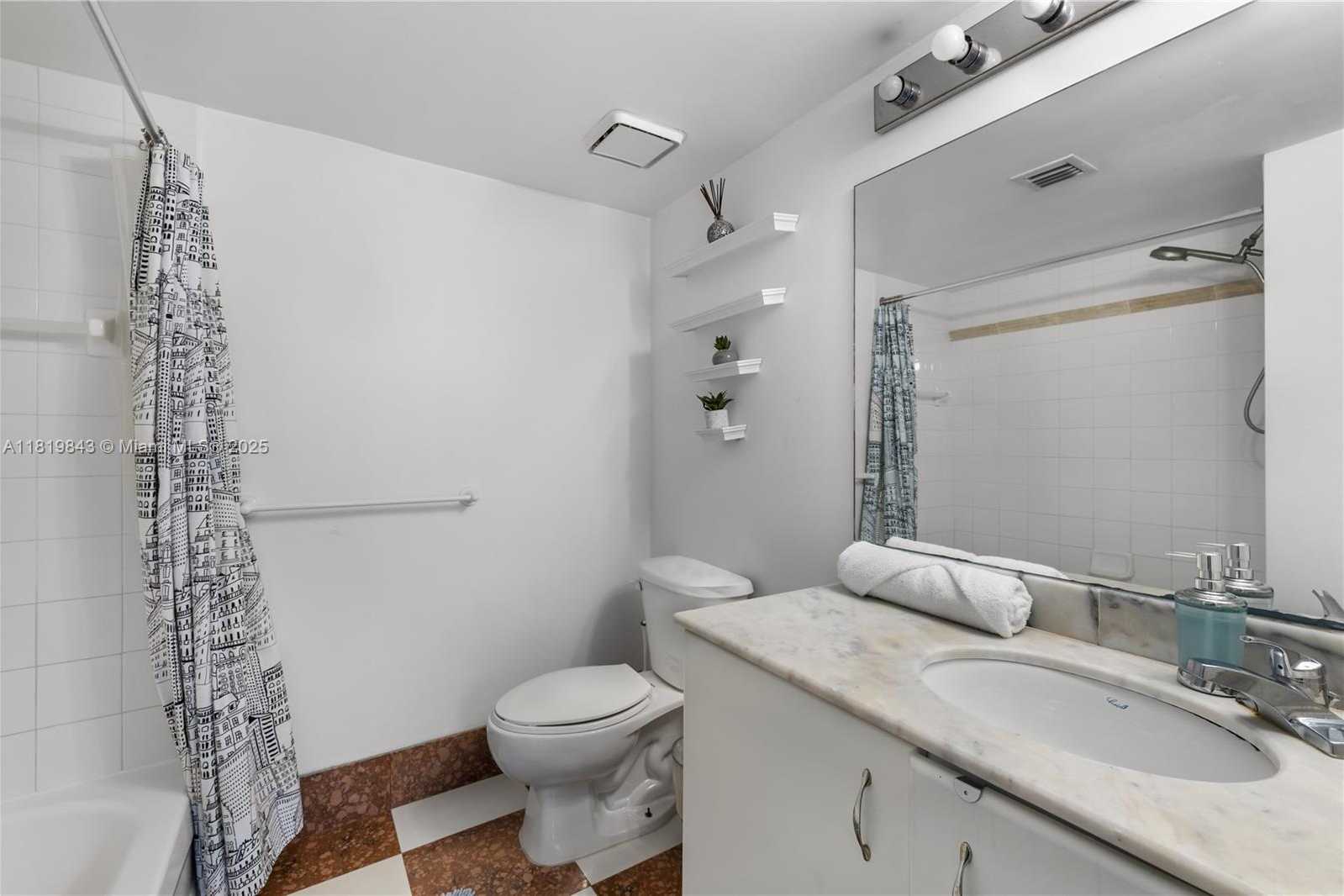 Small Image of 1200 BRICKELL BAY DR #4009, Miami Number 12
