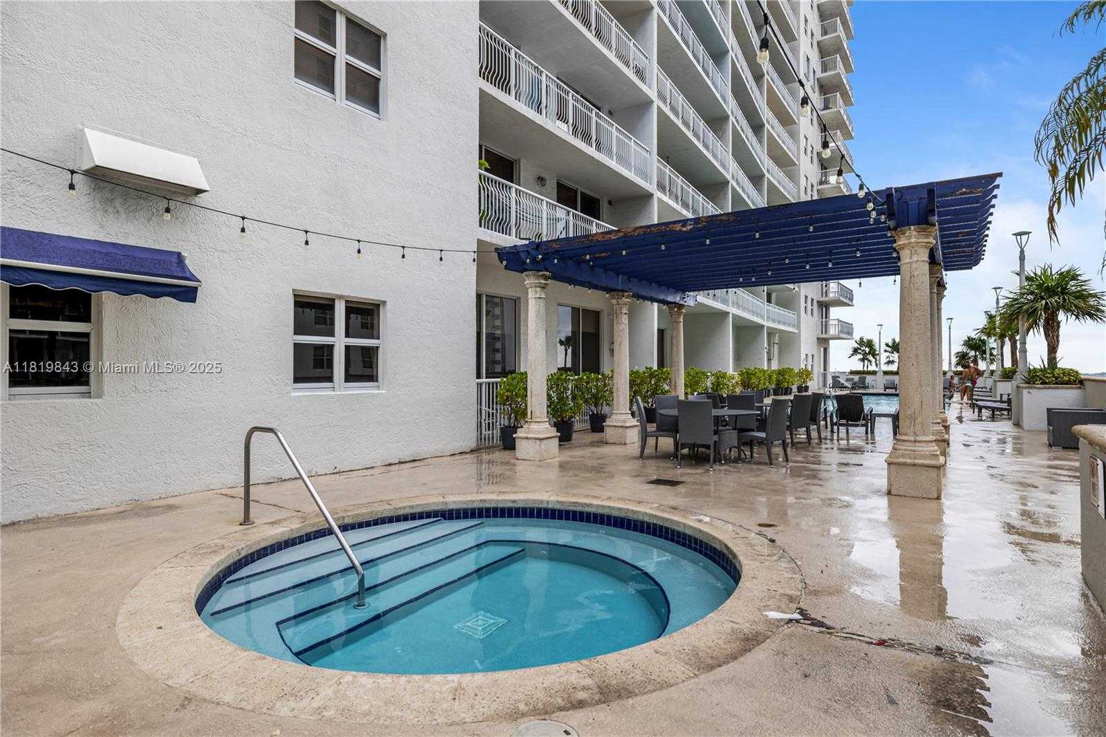 Small Image of 1200 BRICKELL BAY DR #4009, Miami Number 18