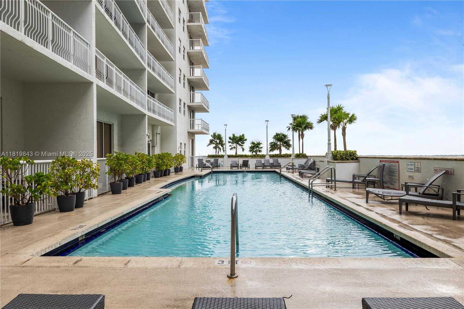 Small Image of 1200 BRICKELL BAY DR #4009, Miami Number 19