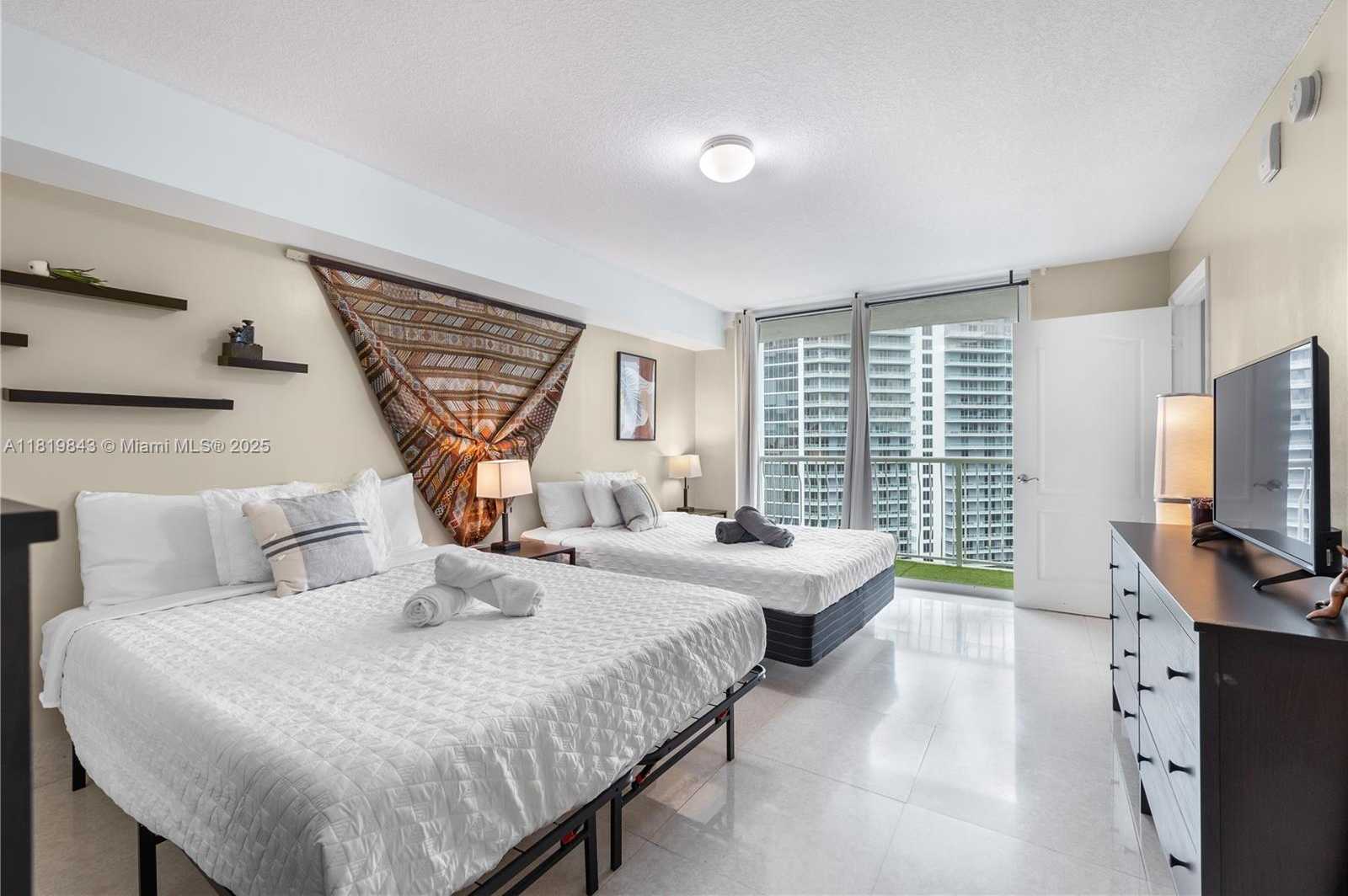 Small Image of 1200 BRICKELL BAY DR #4009, Miami Number 5