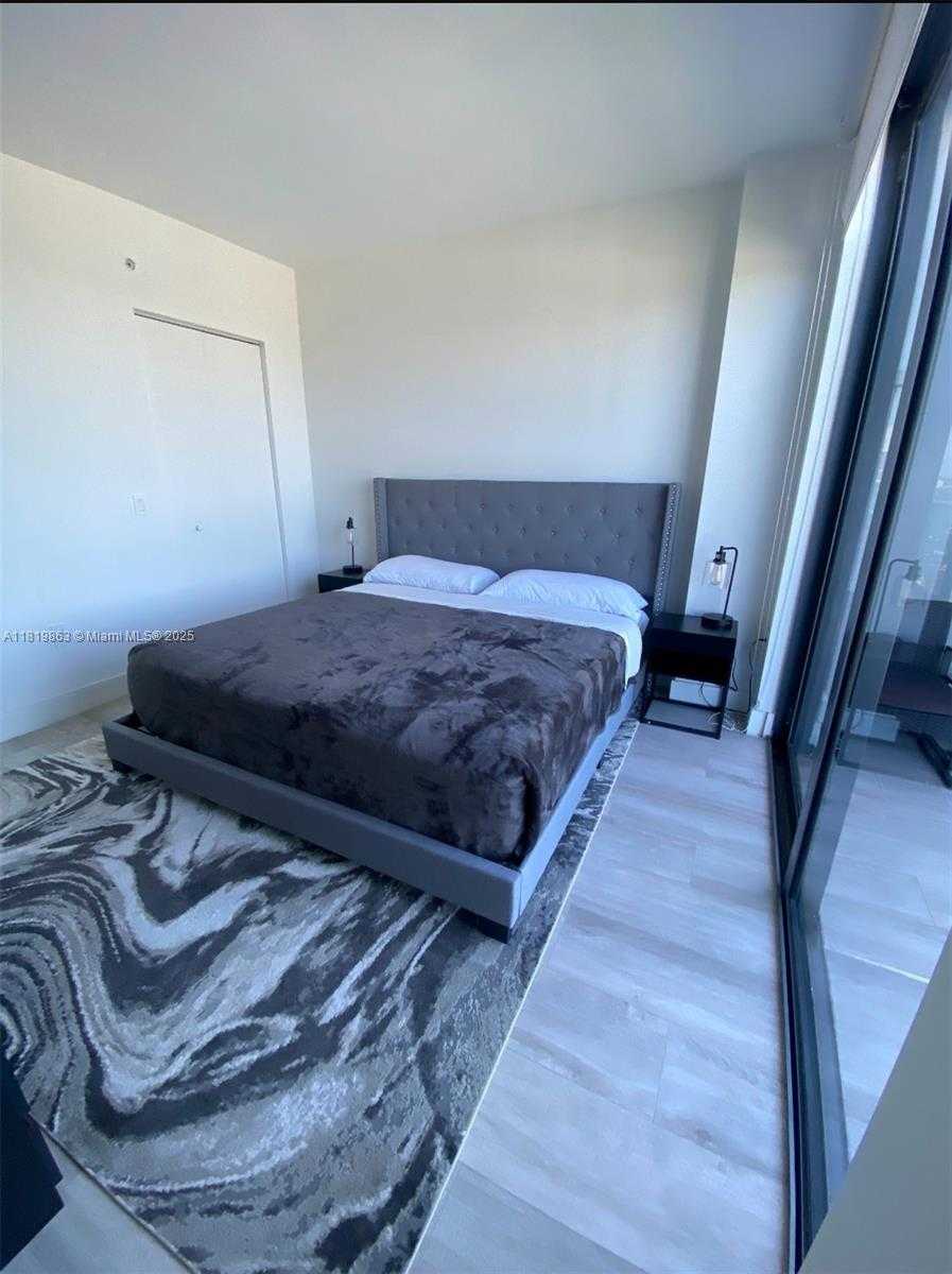 Small Image of 121 NORTH EAST 34TH ST #PH3212, Miami Number 10