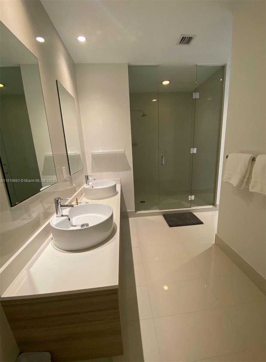 Small Image of 121 NORTH EAST 34TH ST #PH3212, Miami Number 11