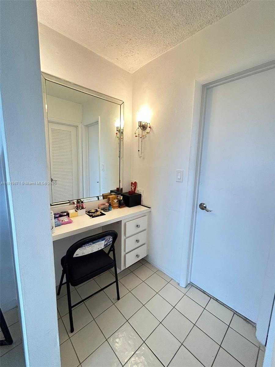 Small Image of 2980 POINT EAST DR #D507, Aventura Number 13