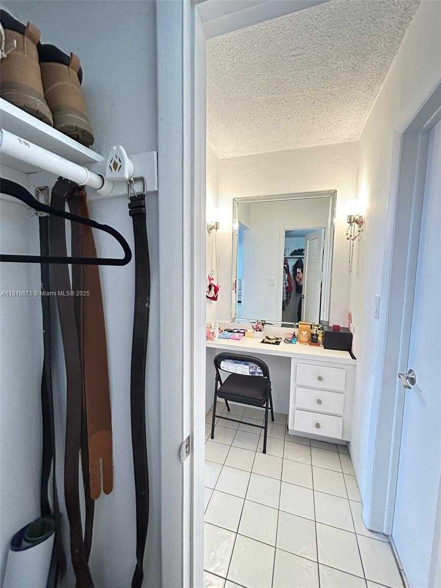 Small Image of 2980 POINT EAST DR #D507, Aventura Number 14