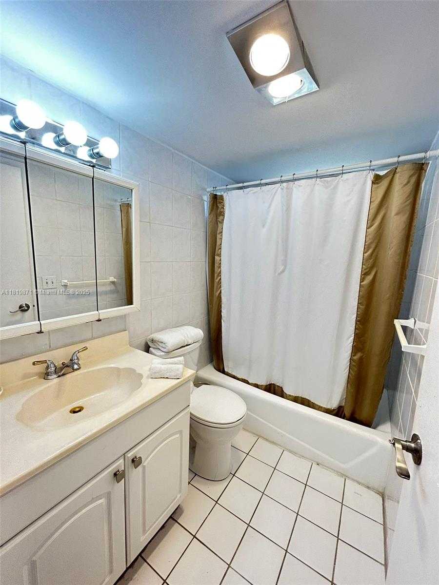 Small Image of 2980 POINT EAST DR #D507, Aventura Number 15