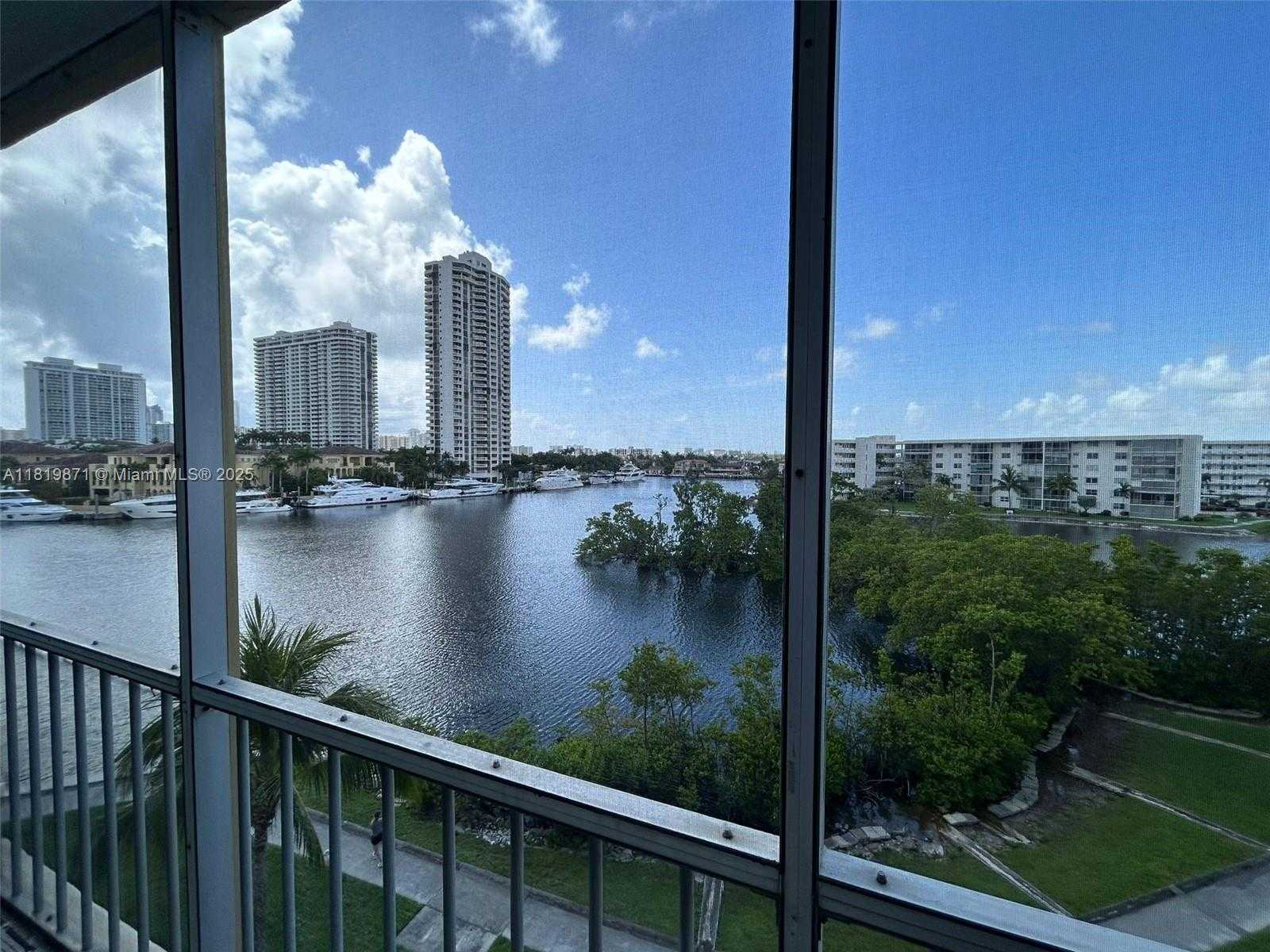 Small Image of 2980 POINT EAST DR #D507, Aventura Number 18