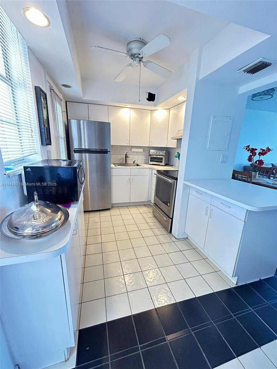Small Image of 2980 POINT EAST DR #D507, Aventura Number 6