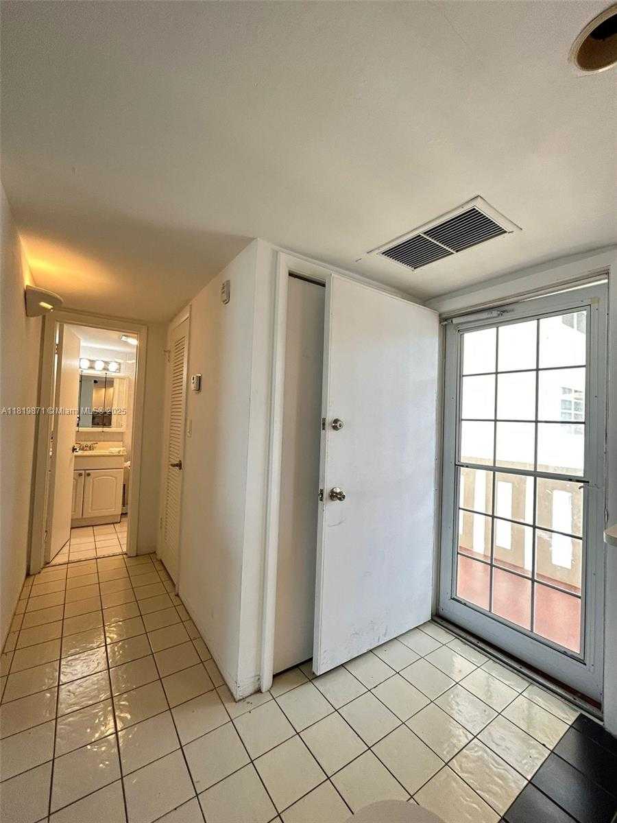 Small Image of 2980 POINT EAST DR #D507, Aventura Number 9