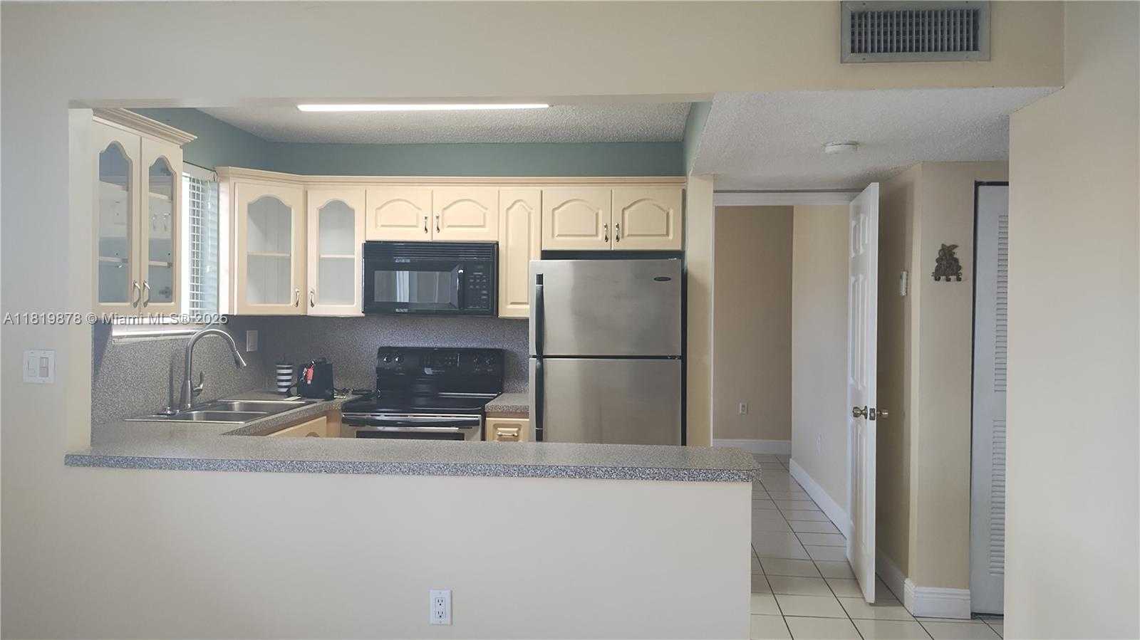Small Image of 6225 SW 131st Ct, Miami, FL 33183, USA Number 3