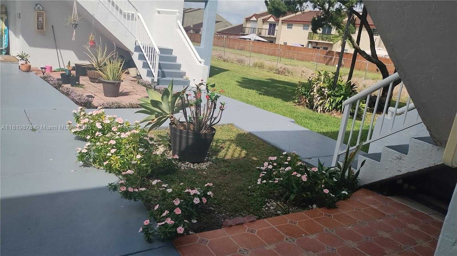 Small Image of 6225 SW 131st Ct, Miami, FL 33183, USA Number 4