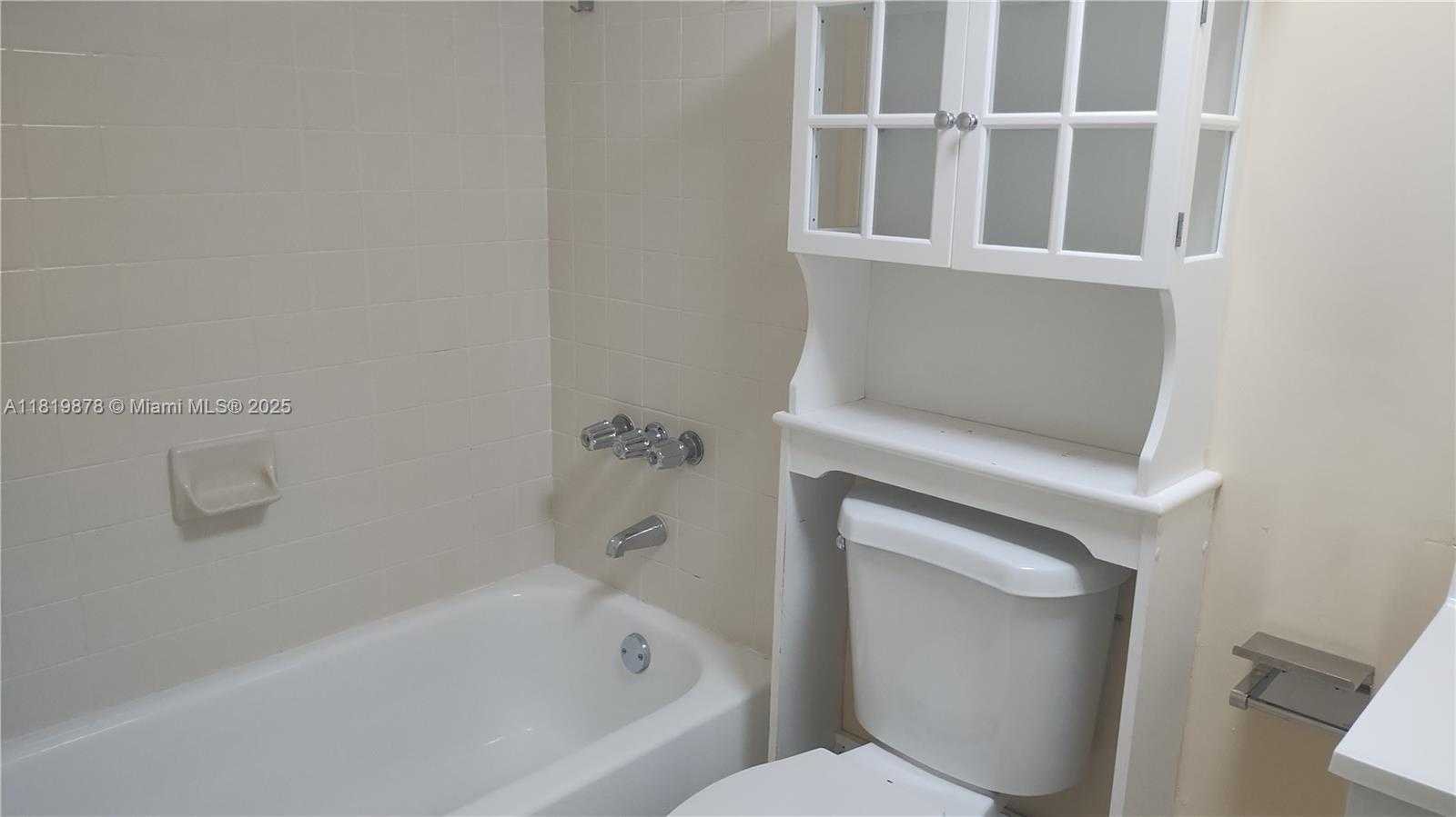 Small Image of 6225 SW 131st Ct, Miami, FL 33183, USA Number 6