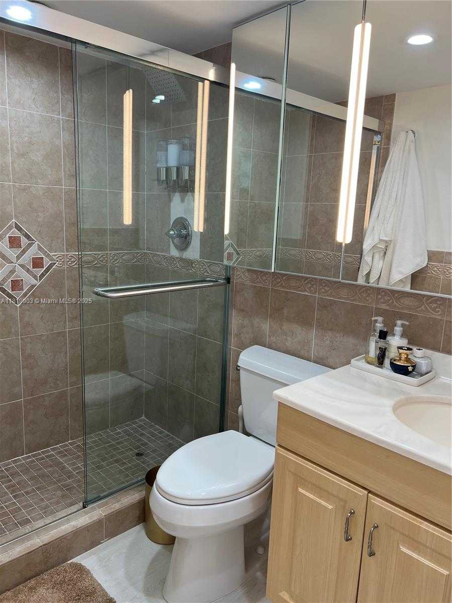 Small Image of 210 172ND ST #442, Sunny Isles Beach Number 8
