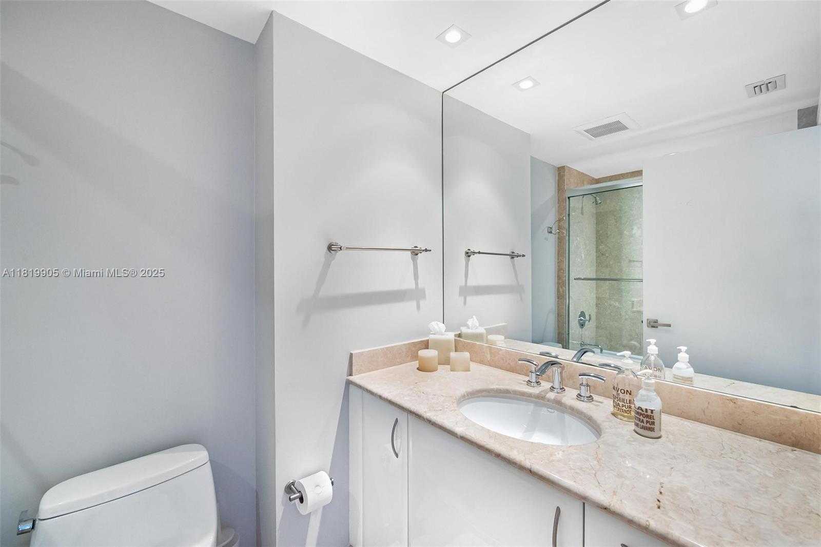 Small Image of 1331 BRICKELL BAY DR #3711, Miami Number 23