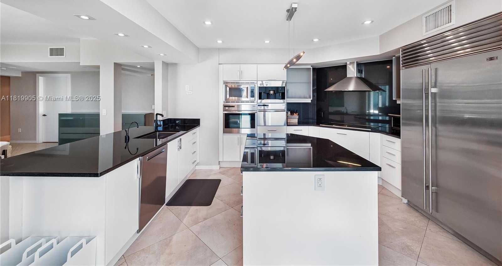 Small Image of 1331 BRICKELL BAY DR #3711, Miami Number 27
