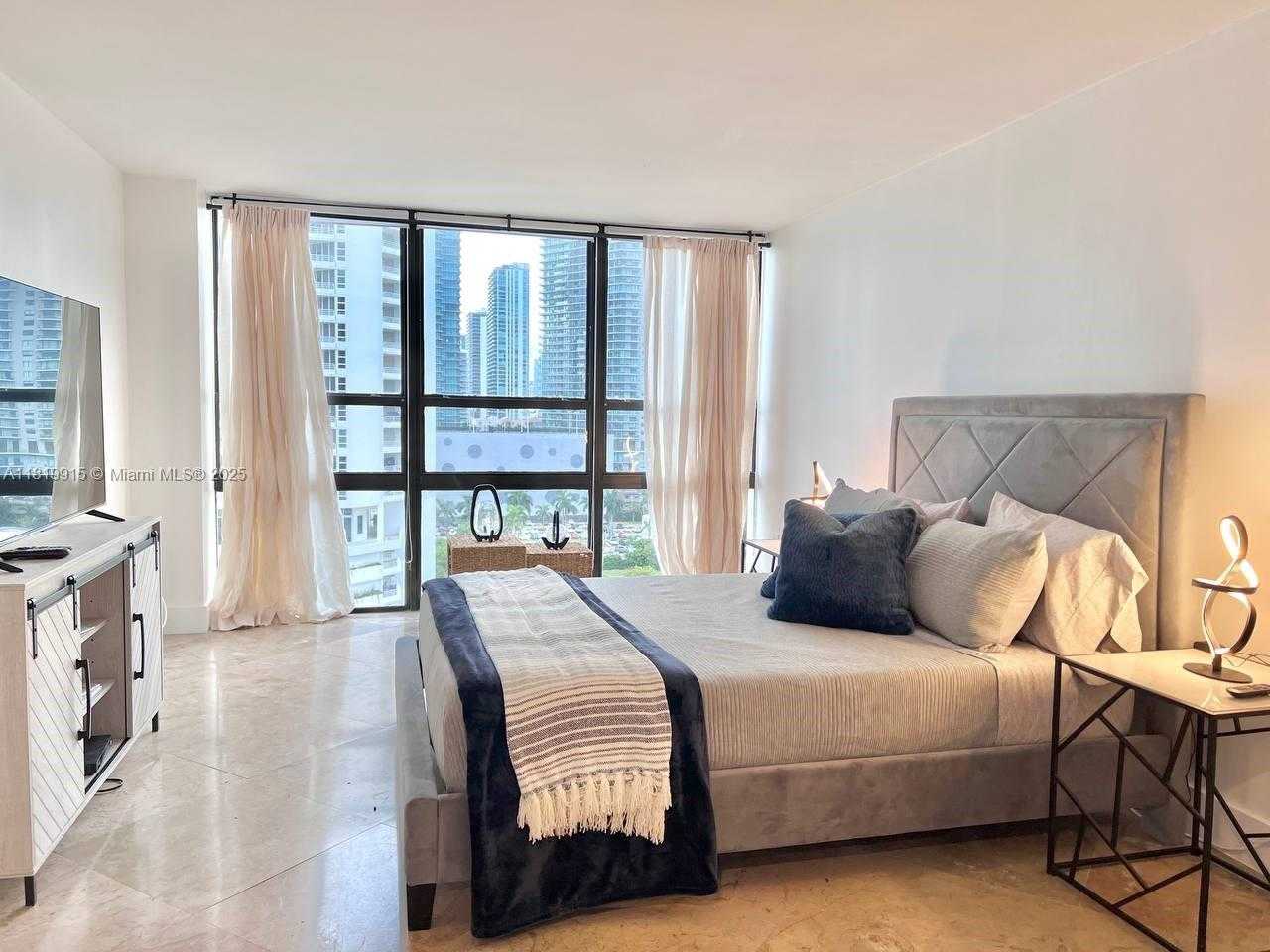 Small Image of 600 NORTH EAST 36TH ST #1417, Miami Number 10