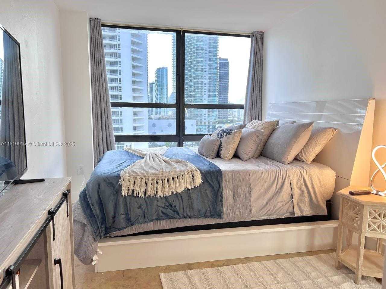 Small Image of 600 NORTH EAST 36TH ST #1417, Miami Number 12