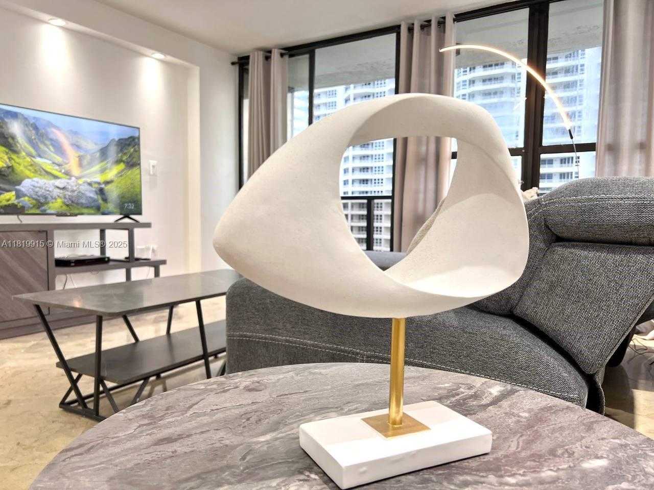 Small Image of 600 NORTH EAST 36TH ST #1417, Miami Number 16