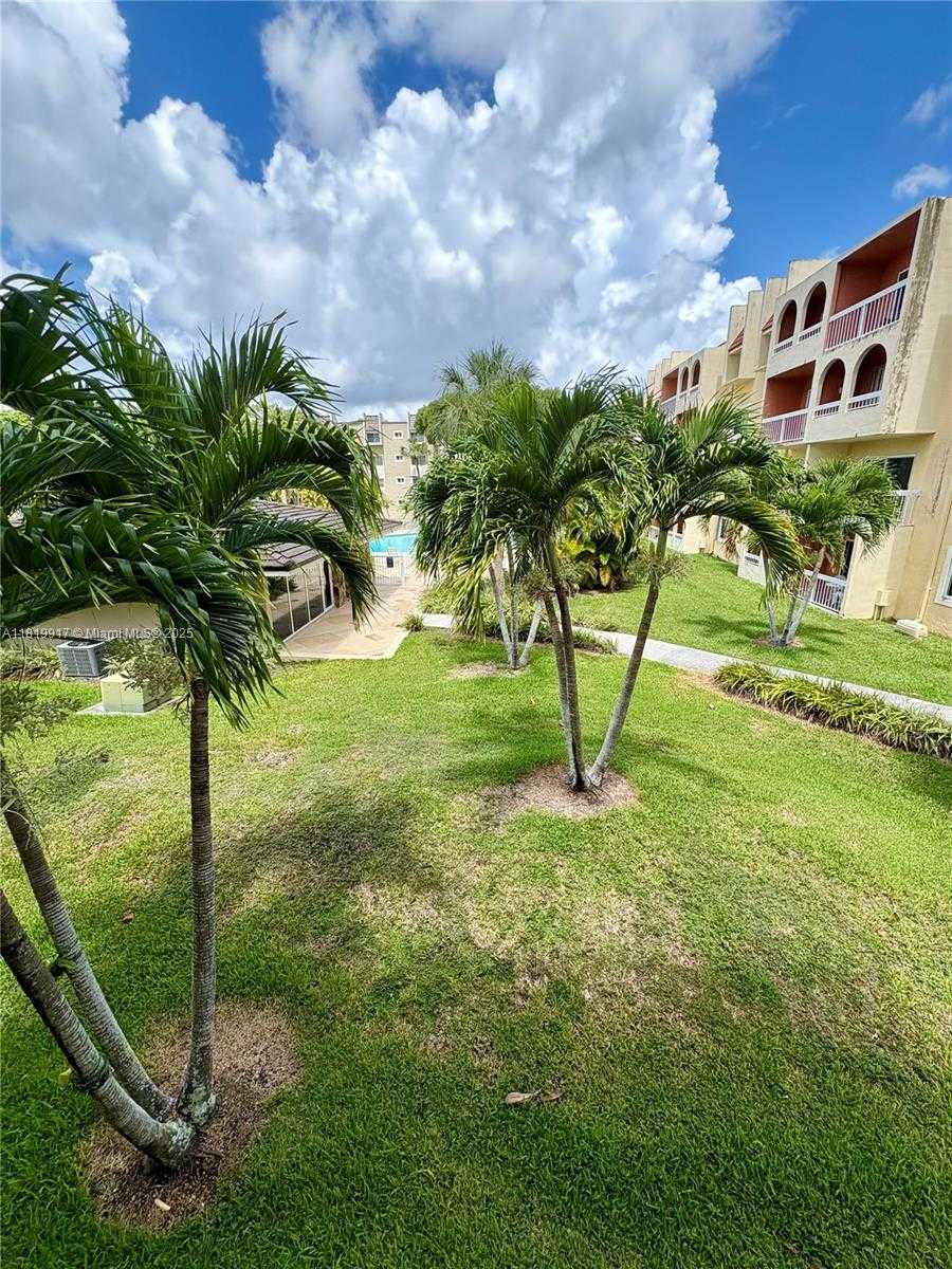 Small Image of 7815 NORTH CAMINO REAL #I-216, Miami Number 14