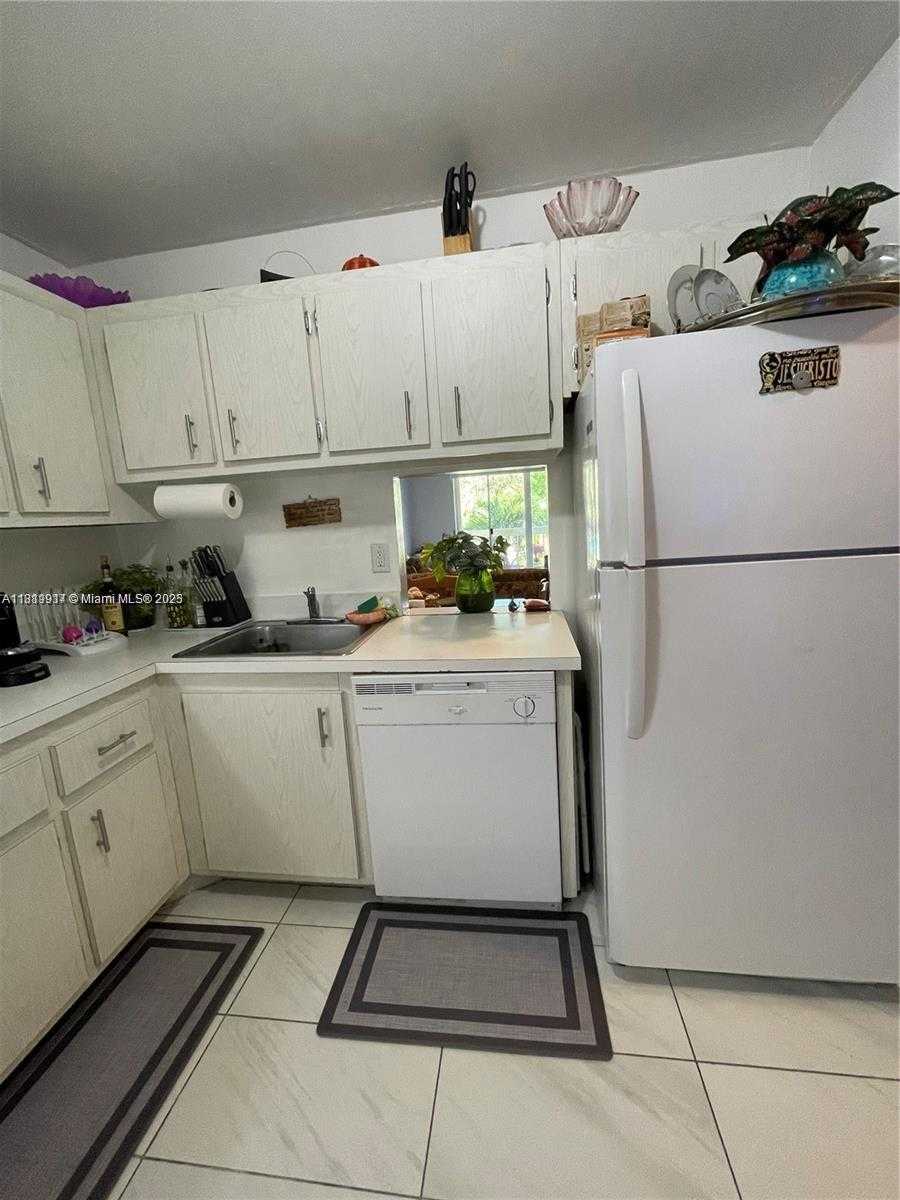 Small Image of 7815 NORTH CAMINO REAL #I-216, Miami Number 3