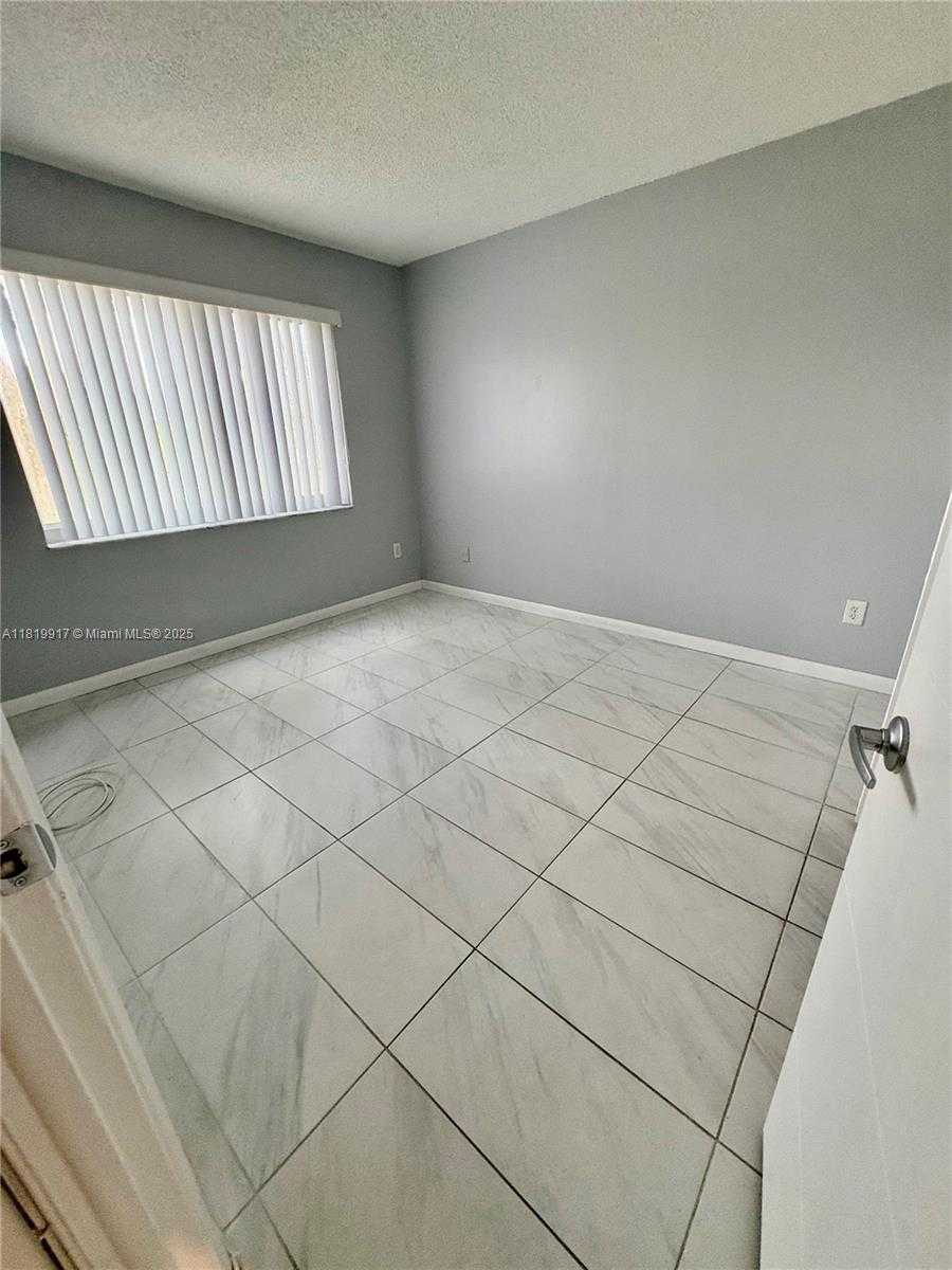 Small Image of 7815 NORTH CAMINO REAL #I-216, Miami Number 9