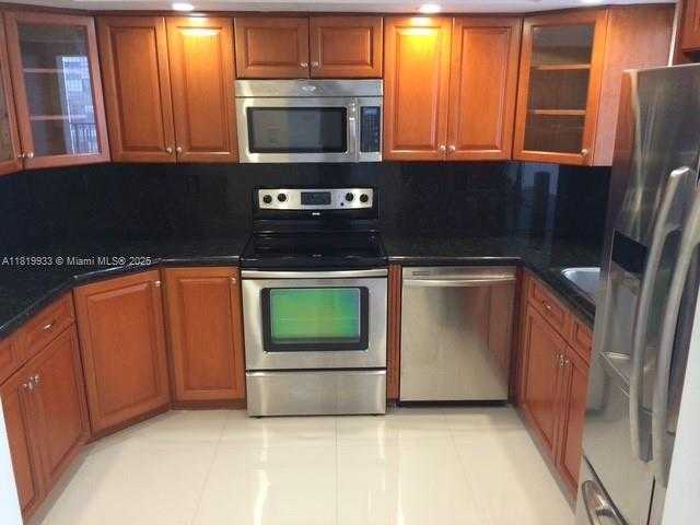 Small Image of 1915 BRICKELL AVE #1106C, Miami Number 3