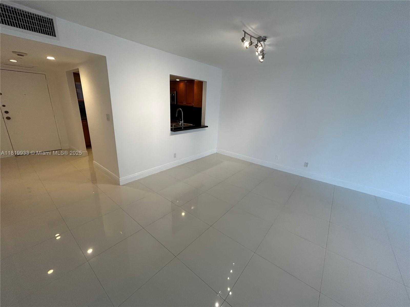 Small Image of 1915 BRICKELL AVE #1106C, Miami Number 39