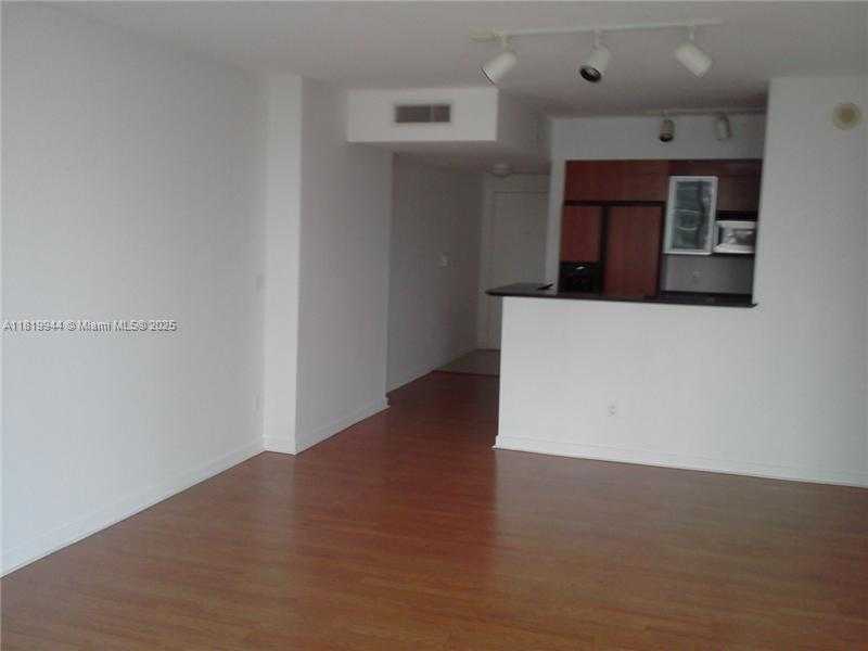 Small Image of 335 SOUTH BISCAYNE BLVD #803, Miami Number 4