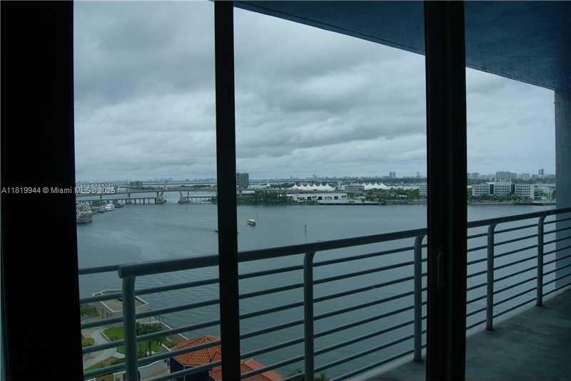 Small Image of 335 SOUTH BISCAYNE BLVD #803, Miami Number 7