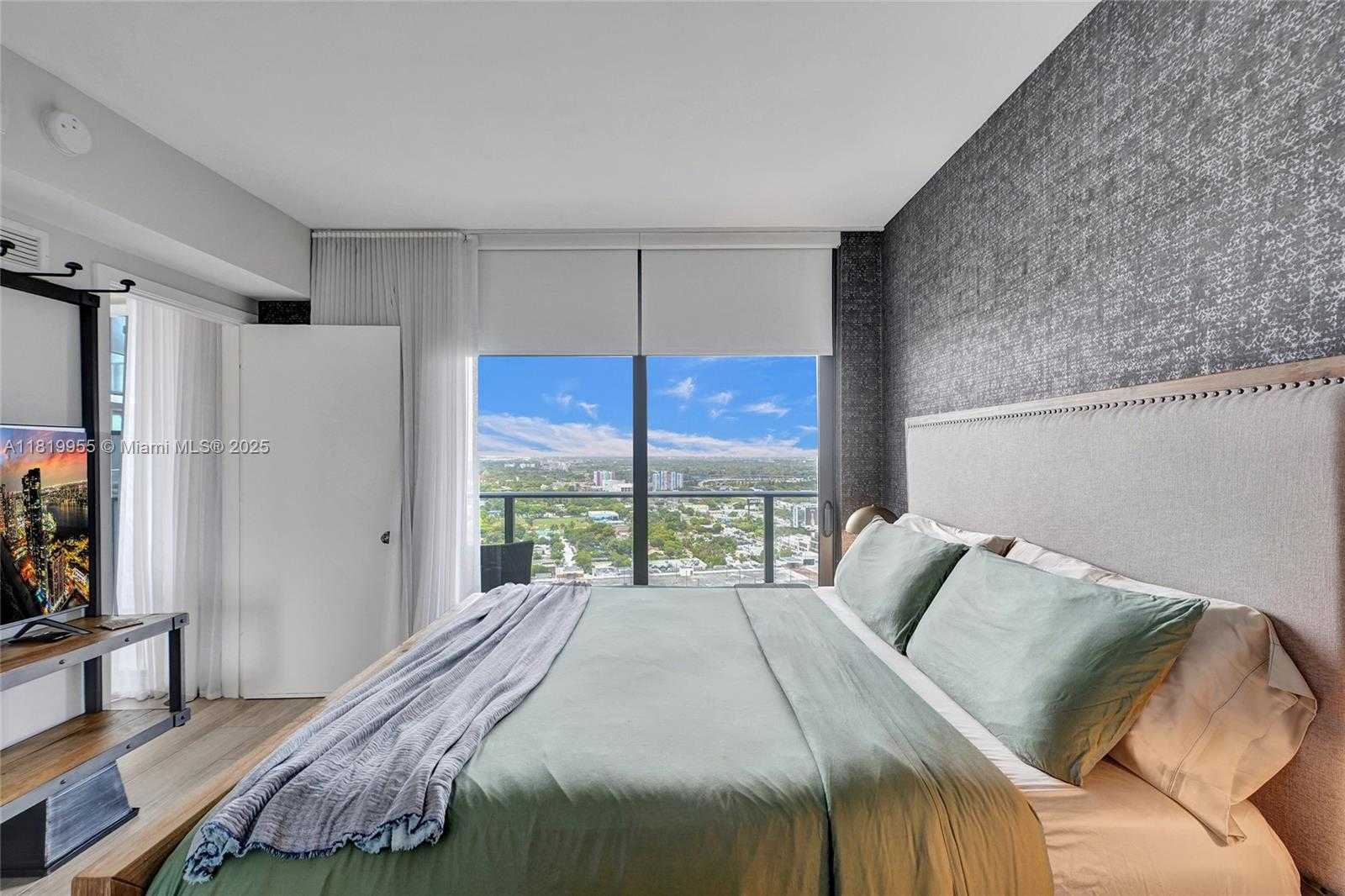 Small Image of 121 NORTH EAST 34TH ST #2512, Miami Number 18