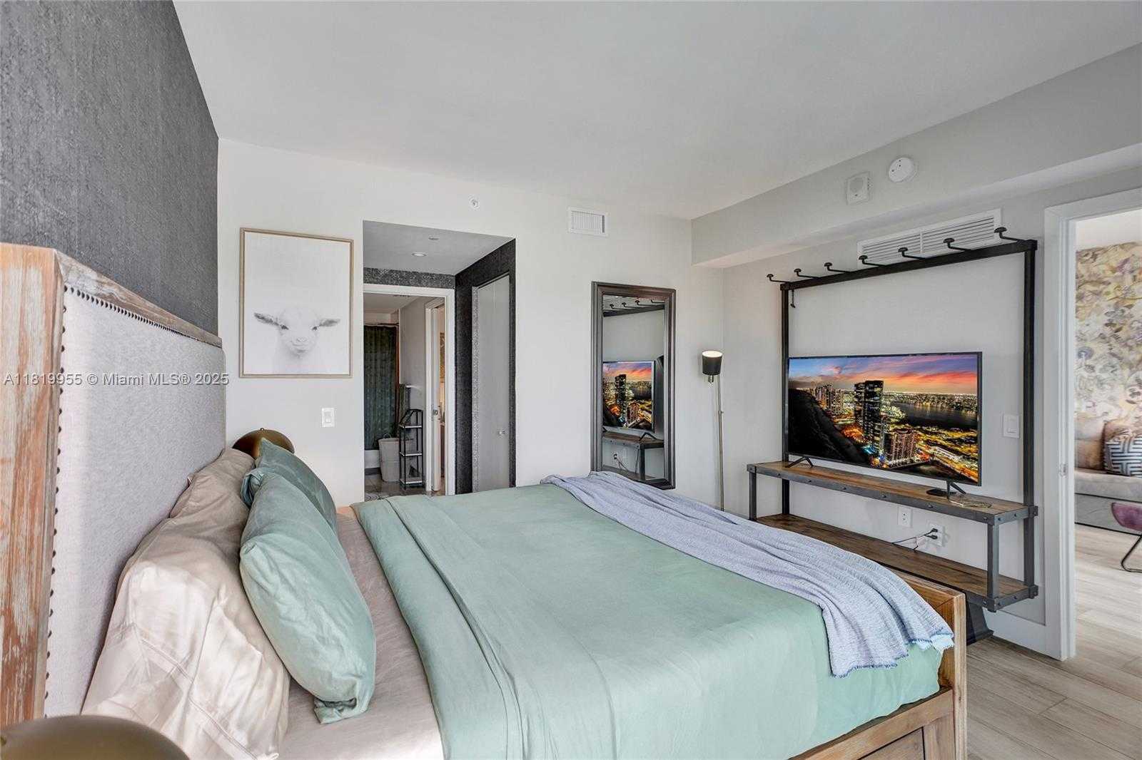 Small Image of 121 NORTH EAST 34TH ST #2512, Miami Number 21