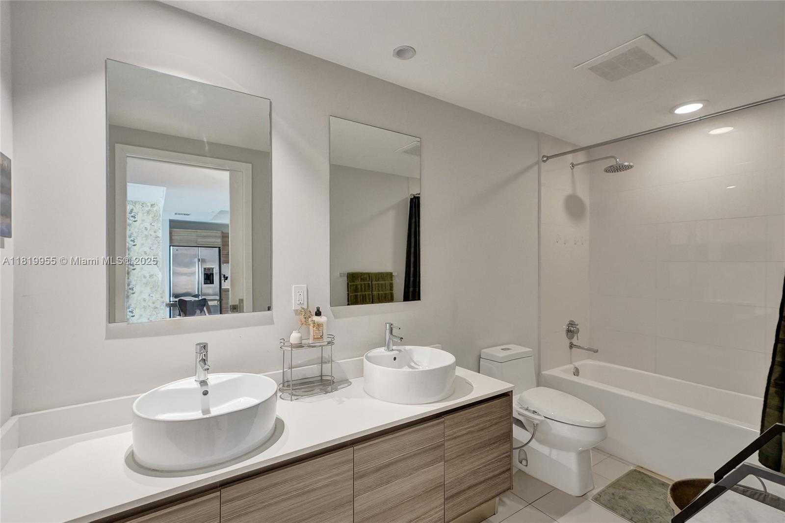 Small Image of 121 NORTH EAST 34TH ST #2512, Miami Number 25