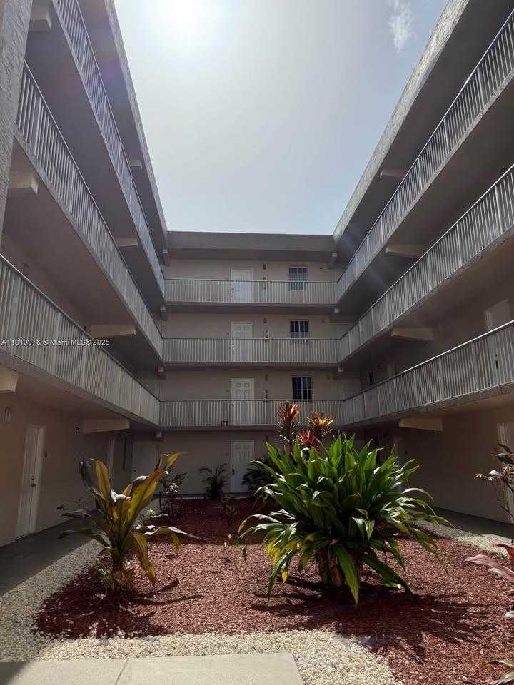 Small Image of 6195 NORTH WEST 186TH ST #414, Hialeah Number 14