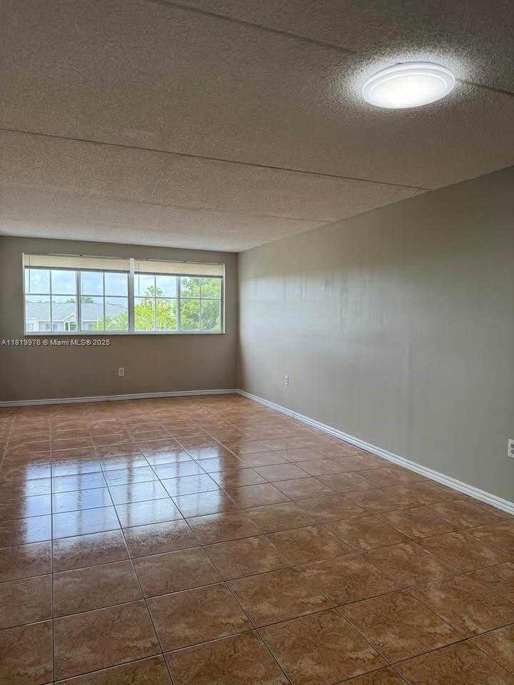 Small Image of 6195 NORTH WEST 186TH ST #414, Hialeah Number 4