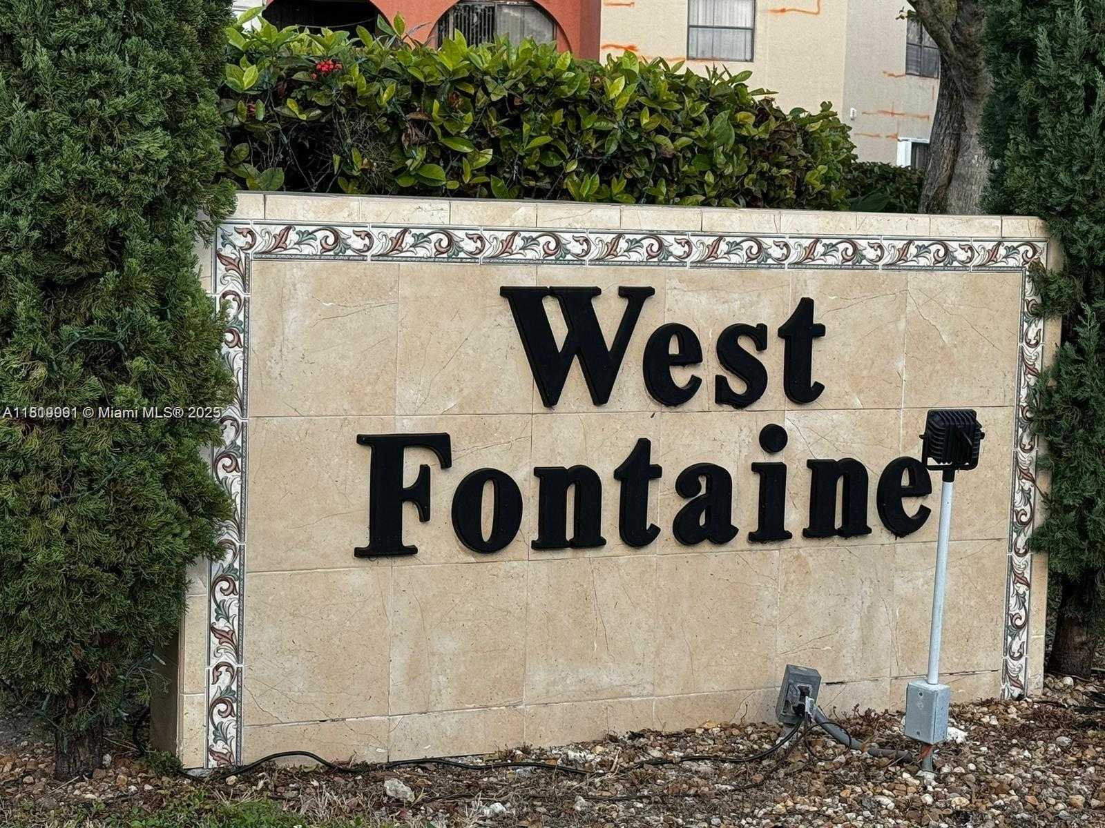 Small Image of 10257 NW 9th St Cir, Miami, FL 33172, USA Number 2