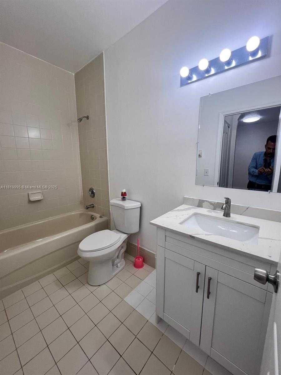 Small Image of 7040 NORTH WEST 177TH ST #201-23, Hialeah Number 10