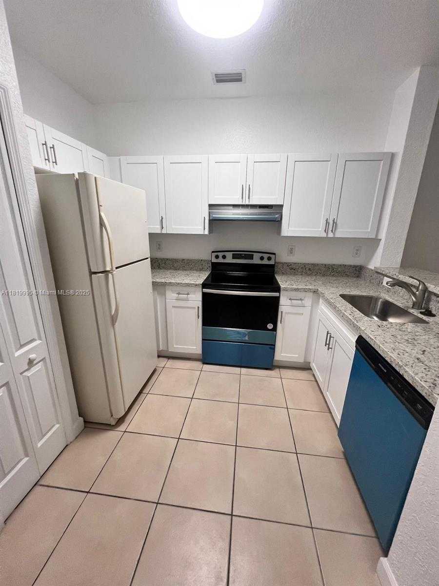 Small Image of 7040 NORTH WEST 177TH ST #201-23, Hialeah Number 3