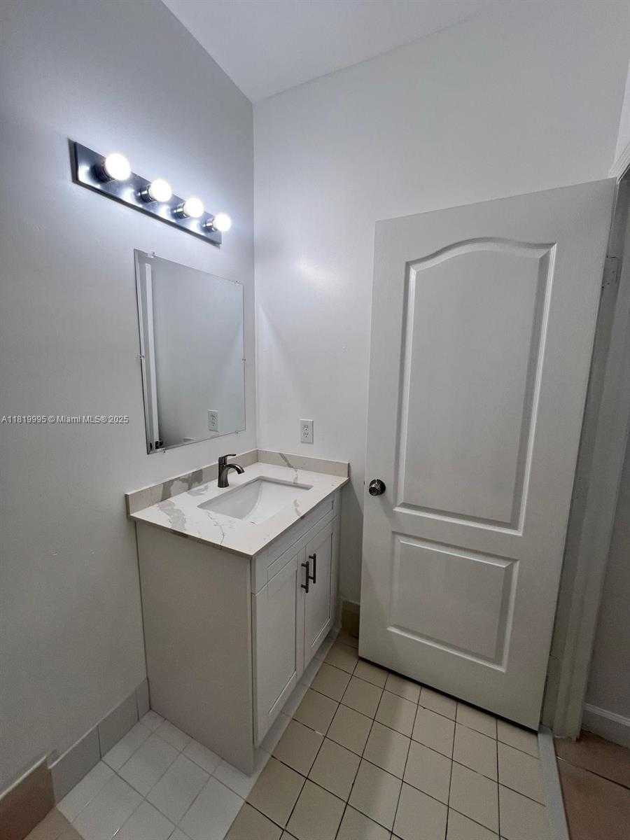 Small Image of 7040 NORTH WEST 177TH ST #201-23, Hialeah Number 9