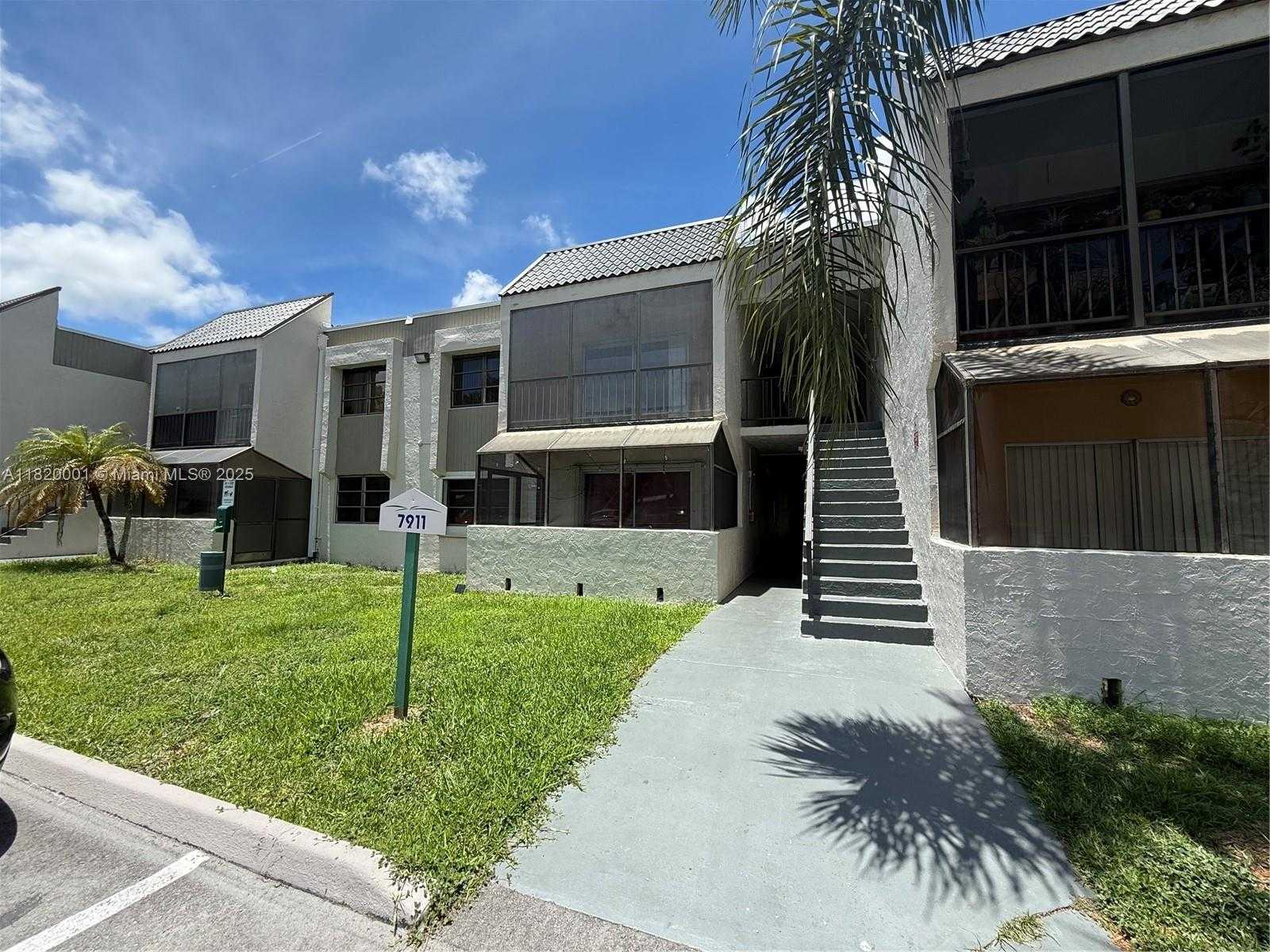 Small Image of 7911 SOUTH WEST 104TH ST #209-G, Miami Number 3