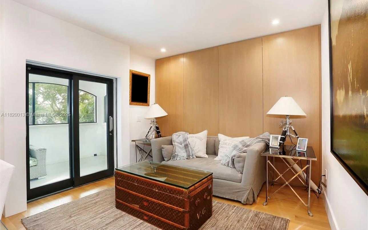 Small Image of 6611 LEONARDO ST, Coral Gables Number 16