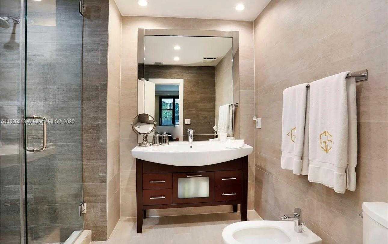 Small Image of 6611 LEONARDO ST, Coral Gables Number 18