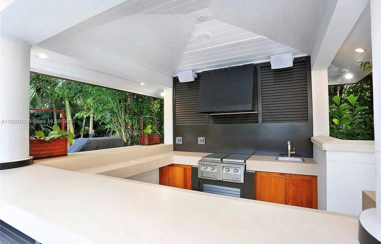 Small Image of 6611 LEONARDO ST, Coral Gables Number 22