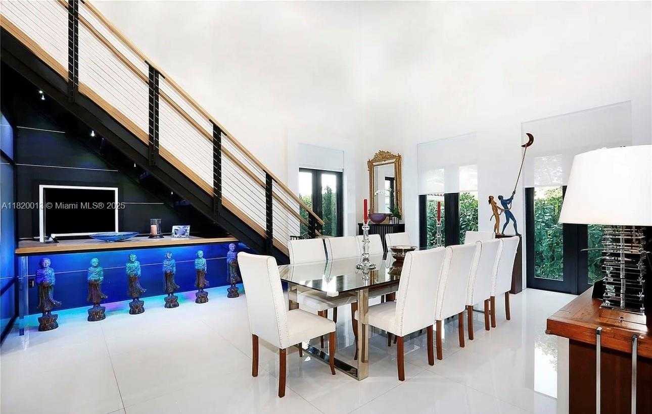 Small Image of 6611 LEONARDO ST, Coral Gables Number 6