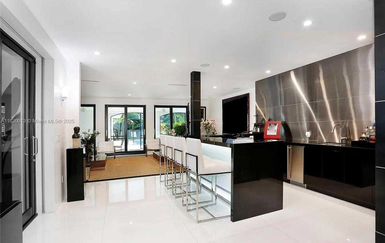 Small Image of 6611 LEONARDO ST, Coral Gables Number 8